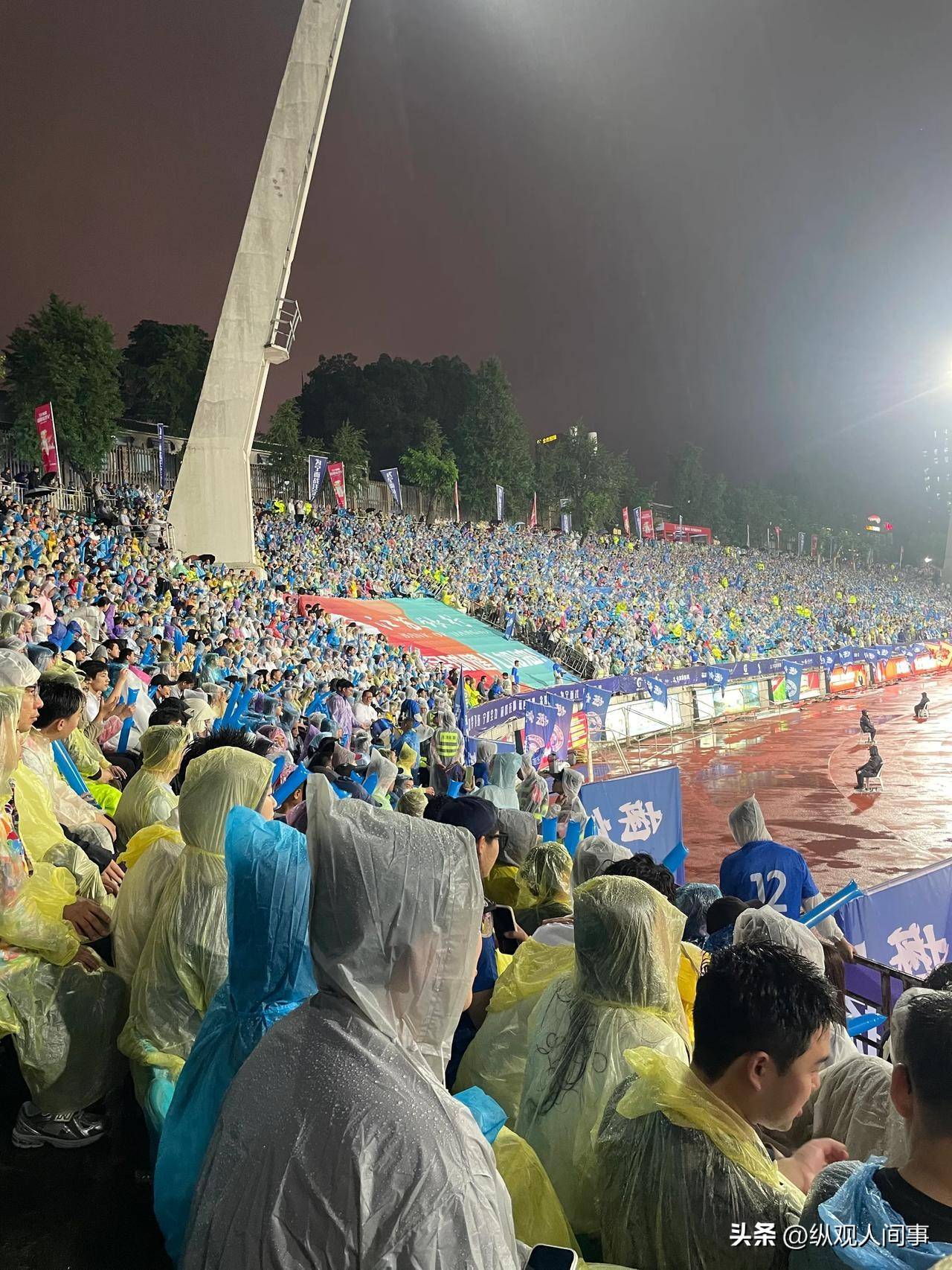 精彩足球盛宴引爆激情，球迷热情高涨不已的简单介绍