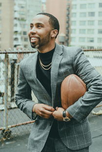 德布劳内迎来三赛季高光表现，塞尔维亚队球迷沸腾！